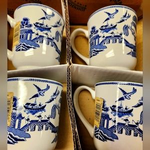 Set of 4 , 9oz Johnson Brothers classic Willow Blue coffee Mugs